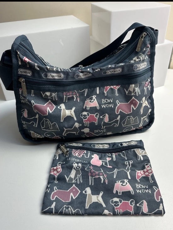 Lesportsac Handbags - LeSportsac Deluxe Everyday Bag Expandable Fun Dog Print Bow Wow Bag Crossbody